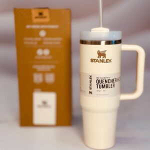 نمای کلی ماگ استنلی Quencher شیری 30 oz
