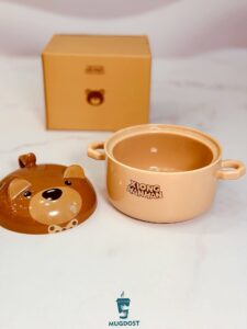 نمای نزدیک از طرح تدی روی قابلمه