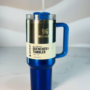 ماگ استنلی Quencher متالیک آبی تیره ۱.۱۸L