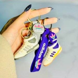 جاکلیدی سیلکونی کتونی ادیداس