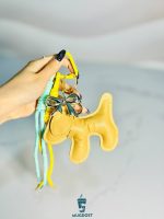 چارم بگ سگ و پاپیون رنگ زرد