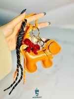 چارم بگ سگ و پاپیون رنگ قهوه ای روشن